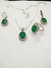 Anello con ciondolo catena