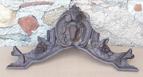 Antica cimasa sovra - antica, porta