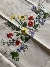 Meravigliosa Tovaglia Con Viole Primule E Margherite Ricami Fatti A Mano Vintage