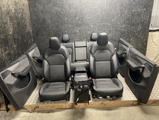 Sedili completi Tesla Model Y