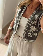 Gilet corto ricamato kaki ZARA