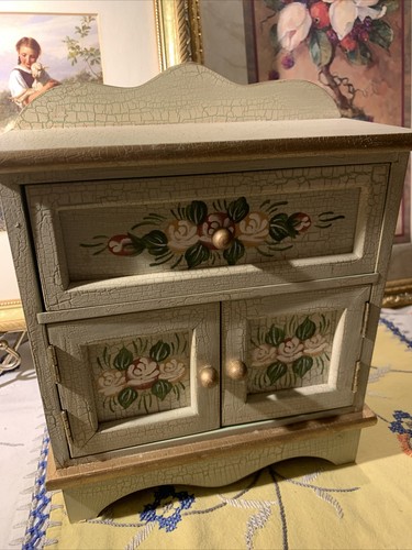 Cassettiera vintage country