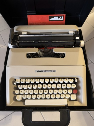 Vintage macchina da scrivere - macchina,
