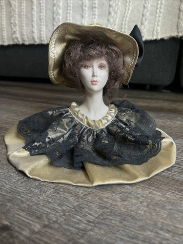 Busto bambola porcellana fine