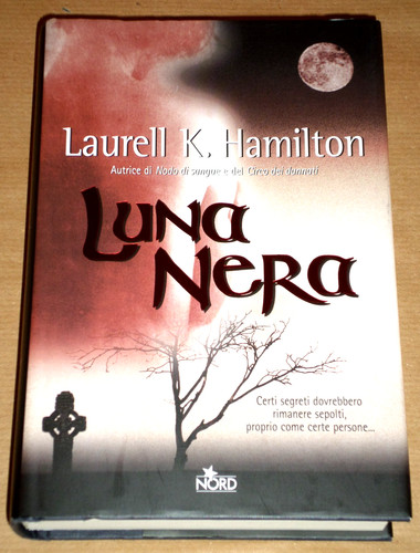 Laurell hamilton luna - hamilton, "luna