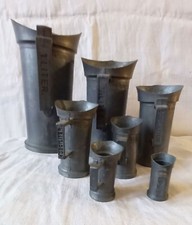 Boccali in peltro con stemma