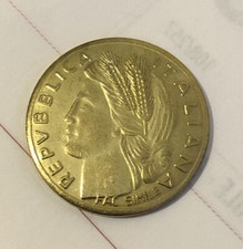 RARA MONETA 1 LIRA (ARANCIA) del 1946 in Buone Condizioni . Fac Simile