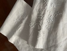 Meravigliosa coppia di asciugamani di puro lino antichi ricamo a mano con pizzo