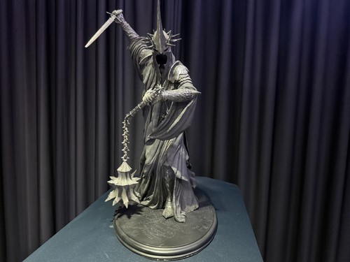 Statua signore degli - statua, anelli