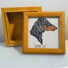 Scatola Porta Gioielli In Legno Con Ricamo Di Bassotto