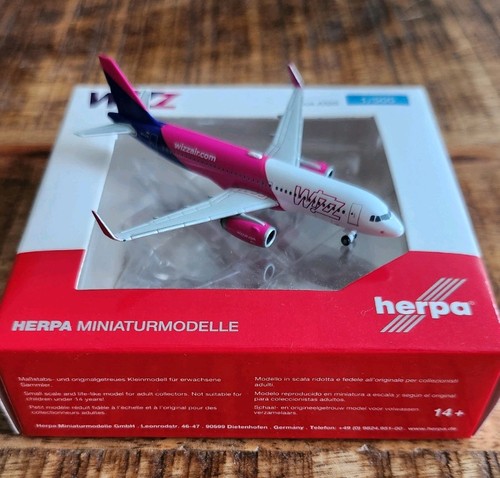 Herpa wings 500 wizz - 1:500,