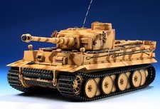 Tamiya 56010 1/16 RC Carro
