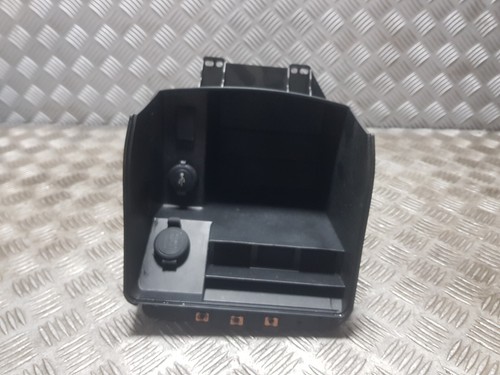Nissan navara d40 porta - nissan, usb