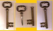 VINTAGE RARO CAVATAPPI GRANDE CHIAVE IN OTTONE DELLA PRIMA META' DEL 900