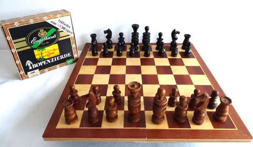 Scacchiera antica figure legno