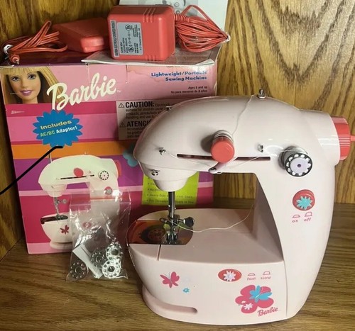 Barbie macchina cucire 2003 - da,