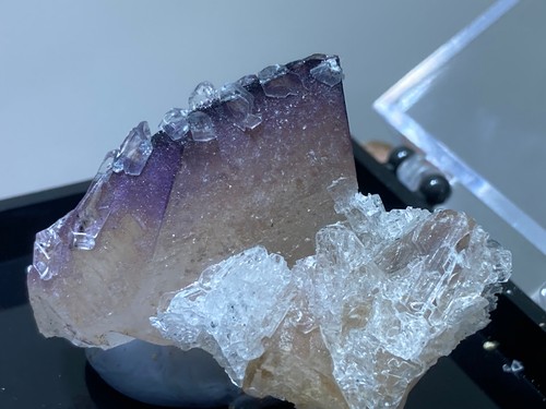 Gesso con ittrofluorite - cm,