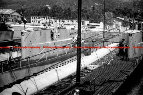 F003927 italian submarine - submarine, 1941