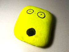 FERMAPORTE SASSO COLORATO GIALLO FLUO FACCINA PORTE ARREDAMENTO SOPRAMMOBILE