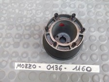 Mozzo per volante sportivo