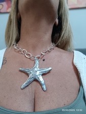 Collana realizzata in Resina epossidica,  lavorazione artigianale italiana. 