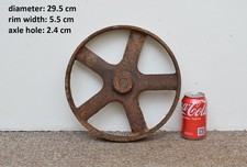 Vecchia ruota vintage ghisa - vecchia,