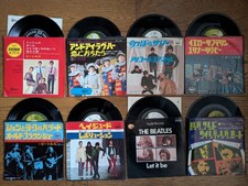 THE BEATLES (& Solo) lotto di 32 Japan 7" singolo (1 EP) collezione incl. 1...
