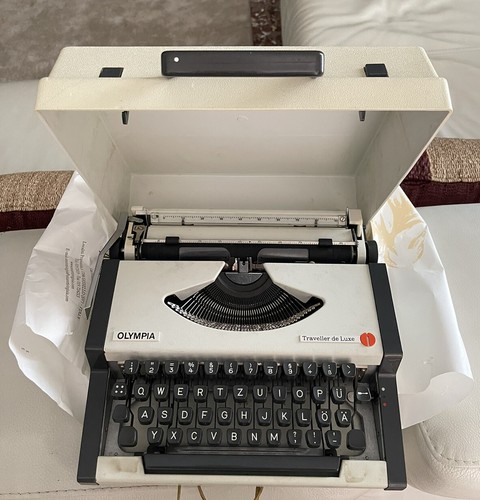 Macchina scrivere olympia - da,