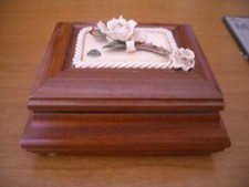 Cofanetto Porta gioie collezione Via Veneto con applicazione capo di monte NUOVA