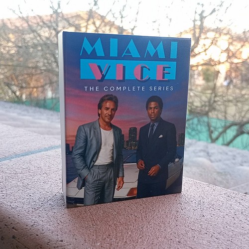 Grandi serie miami - grandi, tv"