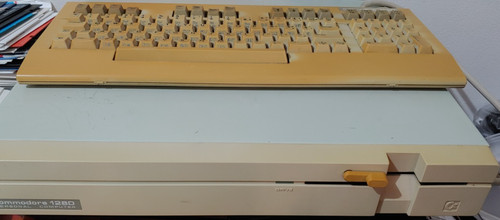 Commodore 128 tastiera - 128, d