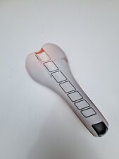 Sella in feltro carbonio