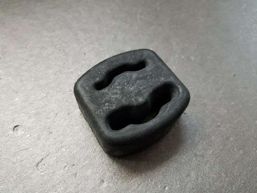 Attacco elastomero