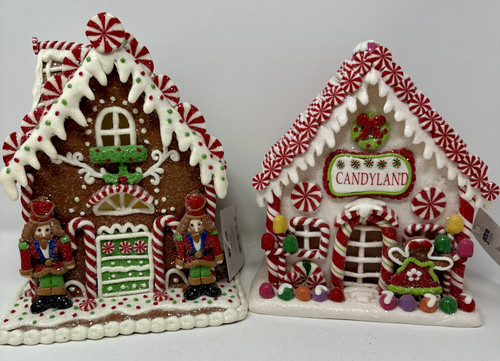 Lighted gingerbread house - lighted,