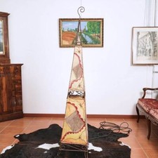 lampada etnica in pelle dipinta e ferro