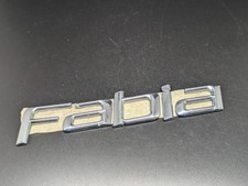 SKODA FABIA LOGO SIGLA EMBLEMA FREGIO STEMMA SCRITTA BADGE TARGA TARGHETTA NOME