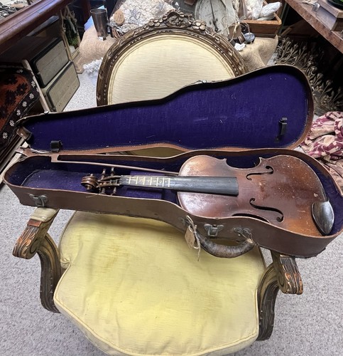Antico vecchio violino pre