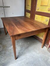 Tavolo in noce Ottocento. con