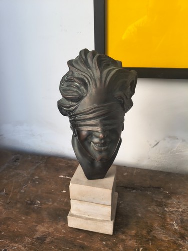 Scultura bronzo poggiante - bronzo,