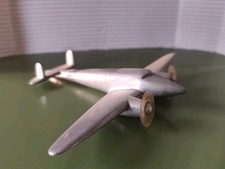 Aereo bimotore in alluminio