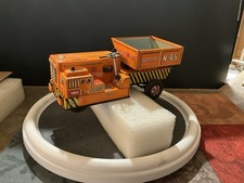 Raro trattore con cassone