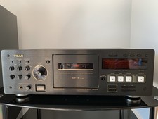 TEAC V-6030S Cassette Deck •