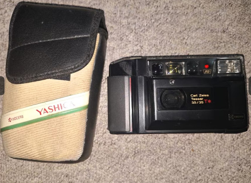 Yashica point shoot - point&shoot, con