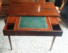 Antico tavolino scrittoio -