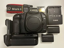 Canon EOS 5D Mark II + Battery