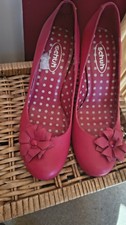 Scarpe con tacco corte in vera