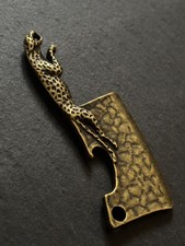 Ciondolo ascia leopardo in