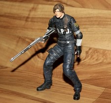 Resident Evil 2 - 4 Leon Scott