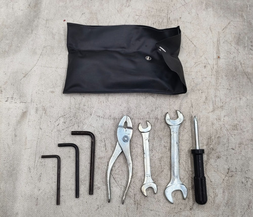 Kit attrezzi sotto - kit,