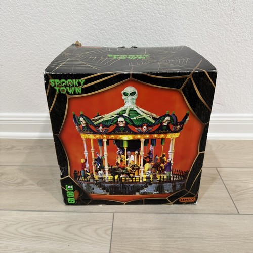 Lemax scary round carousel - go,